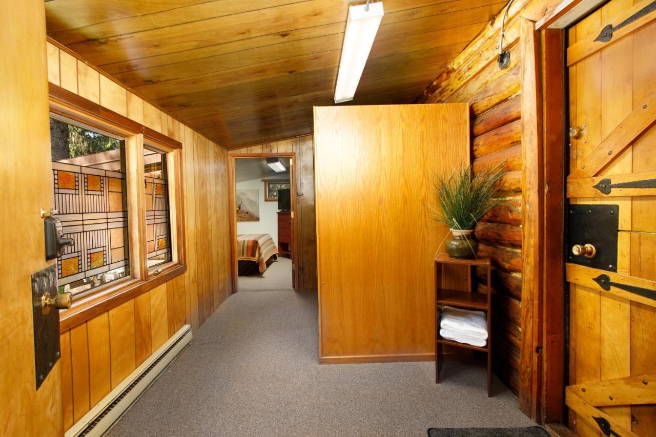 Alpine Meadows Log Cabin Girdwood Bagian luar foto