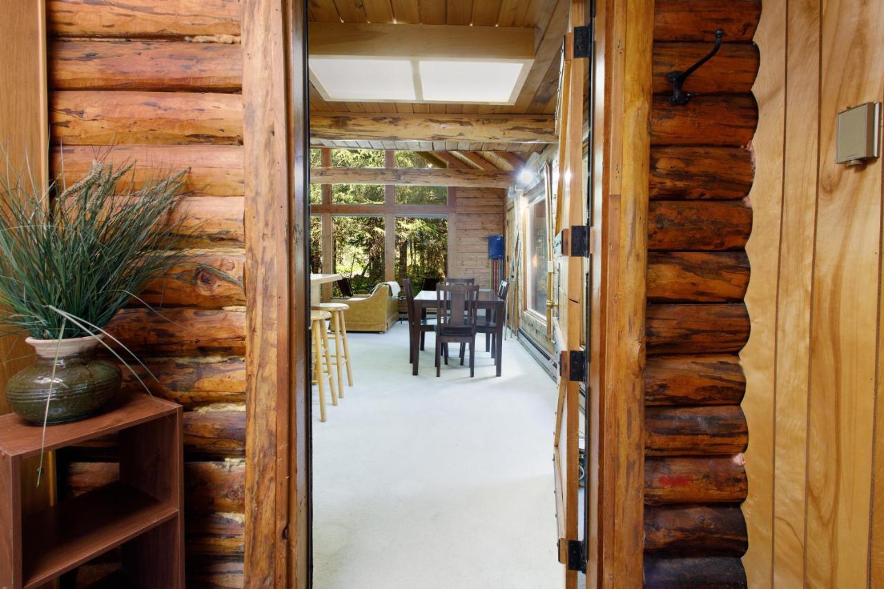 Alpine Meadows Log Cabin Girdwood Bagian luar foto