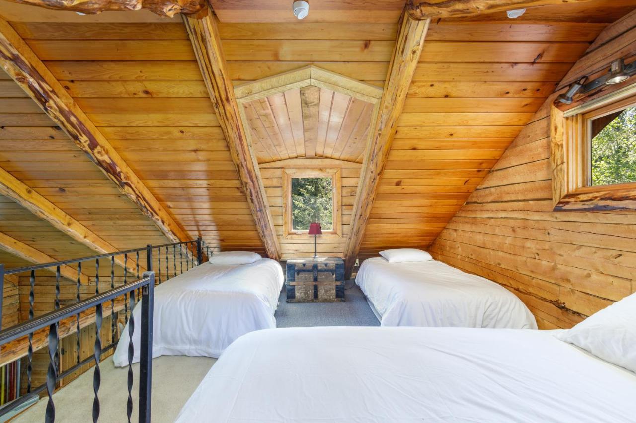 Alpine Meadows Log Cabin Girdwood Bagian luar foto