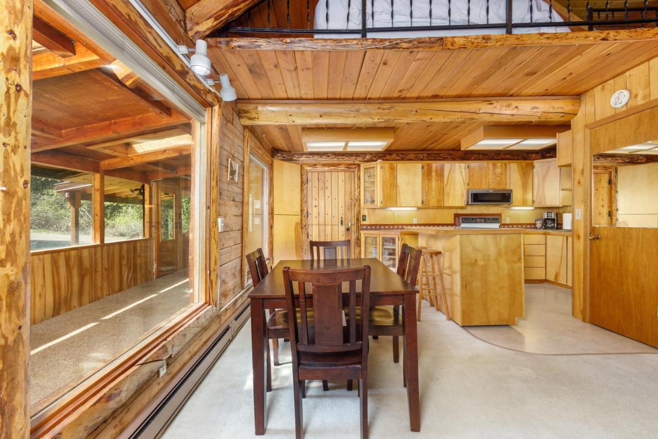 Alpine Meadows Log Cabin Girdwood Bagian luar foto