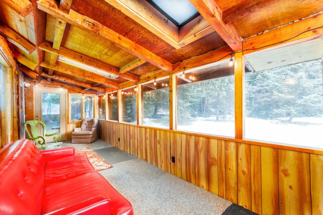 Alpine Meadows Log Cabin Girdwood Bagian luar foto